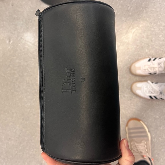 Dior mens dock kit bag, inside Dior tag intact - Picture 3 of 4